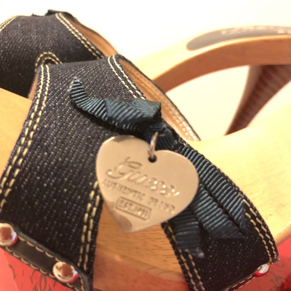 Guess - NEW Never Wear !!!!! - Picture 6 of 6